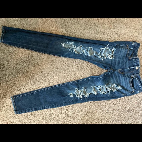 American Eagle ripped low rise jeans - Picture 1 of 3